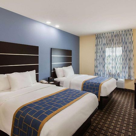 Days Inn By Wyndham Baton Rouge Airport Екстер'єр фото