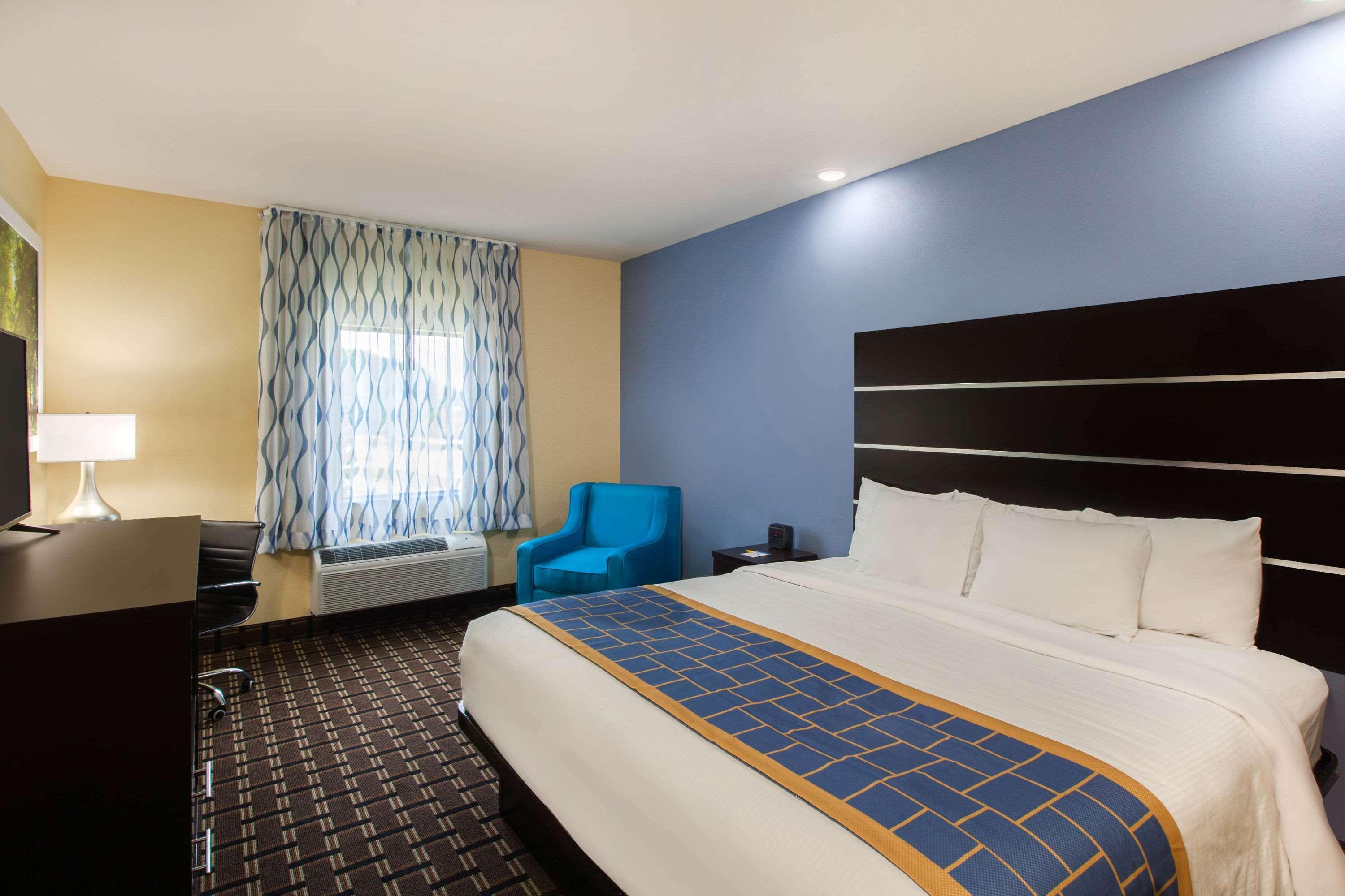 Days Inn By Wyndham Baton Rouge Airport Екстер'єр фото