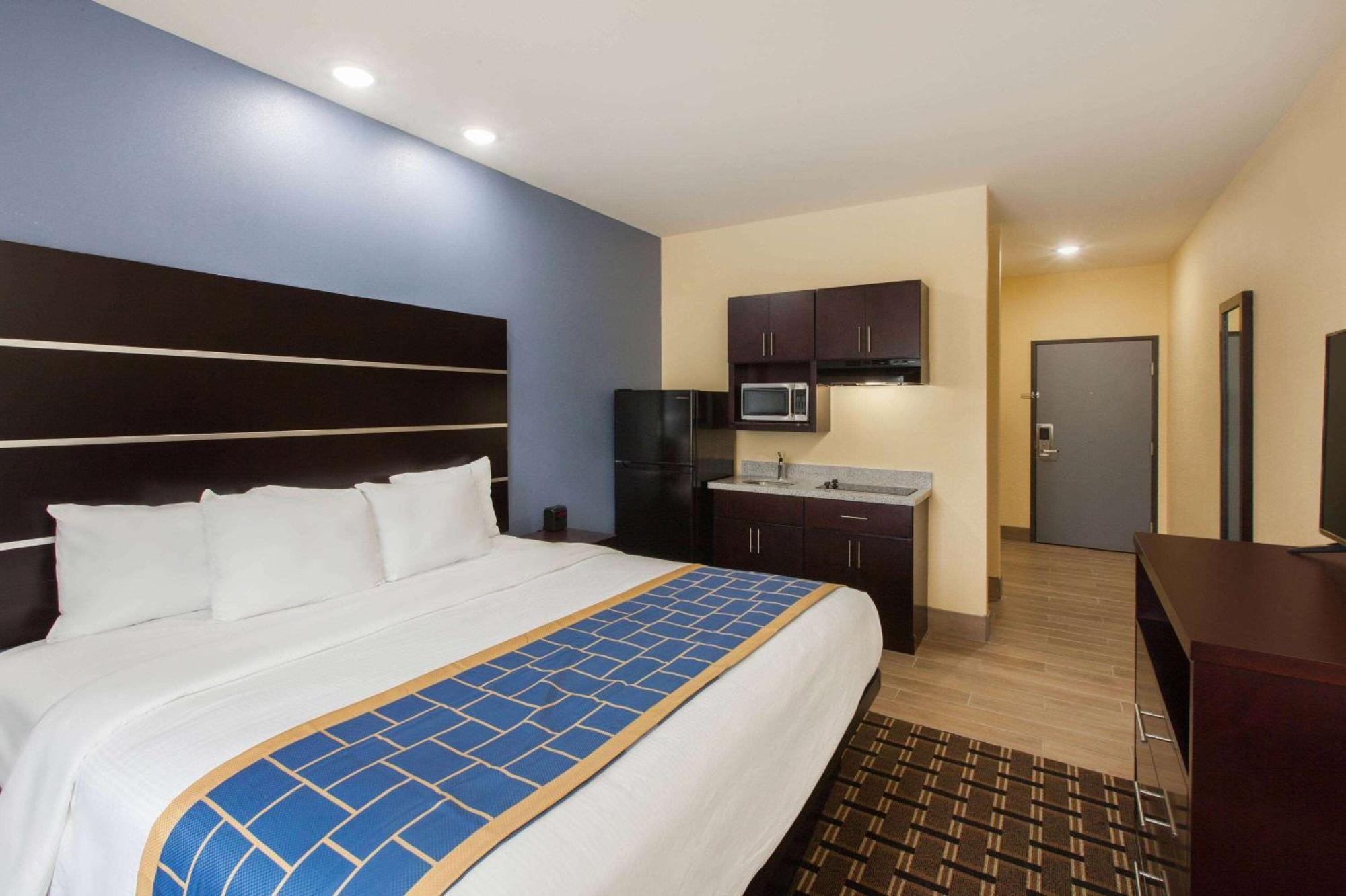 Days Inn By Wyndham Baton Rouge Airport Екстер'єр фото