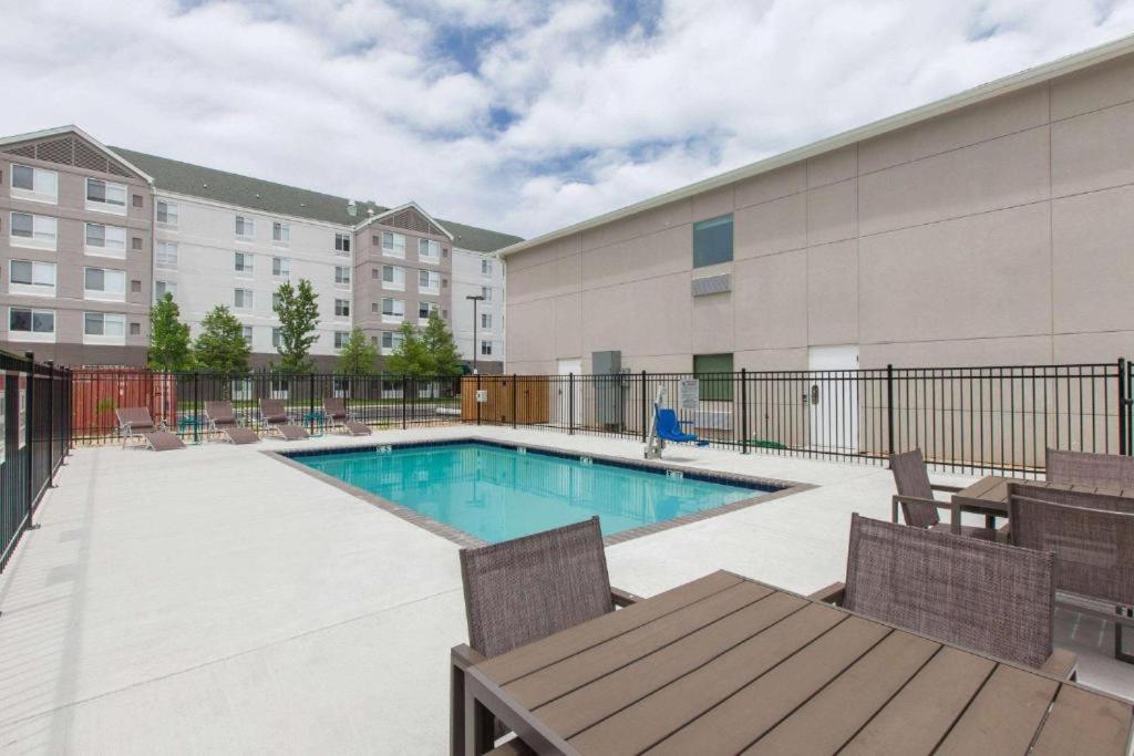 Days Inn By Wyndham Baton Rouge Airport Екстер'єр фото