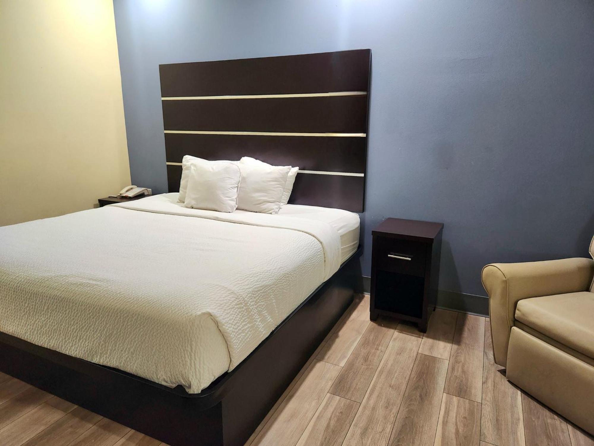 Days Inn By Wyndham Baton Rouge Airport Екстер'єр фото
